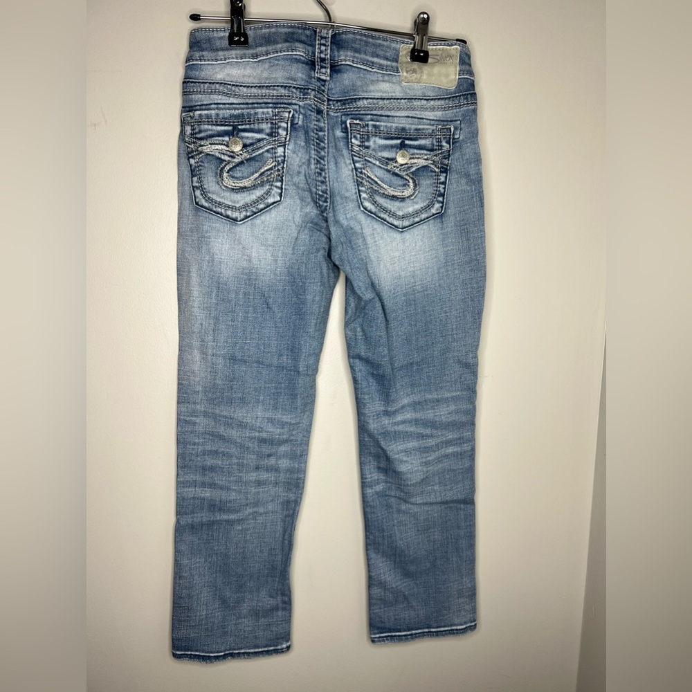 SILVER JEANS AIKO super stretch mid capri jean. 26/22. - Picture 3 of 6